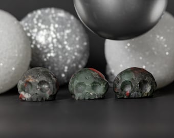 Anxiety Buddies, crânes de pierre de sang