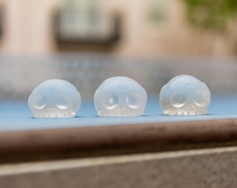 Anxiety Buddies, crânes en quartz transparent