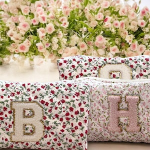 Erste personalisierte Blumen Make-up Tasche für Weihnachtsgeschenk, Benutzerdefinierte Blumen Make-up Tasche Frauen, Reise-Kulturtasche, Geburtstagsgeschenk für Teenager sie