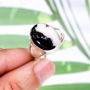 Anillo de turquesa de búfalo blanco natural, anillo hecho a mano, anillo de piedras preciosas, anillo de piedra blanca, anillo vintage, regalo de cumpleaños de amistad, joyería para ella