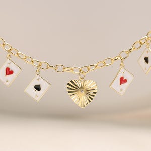 Collier à breloques cartes à jouer en plaqué or 18 carats - Pendentifs poker avec accent sunburst sur grosse chaîne - Chaîne de bijoux tendance