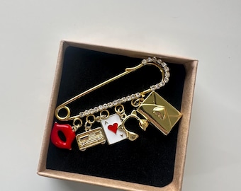 Custom Charm Brooch Charm Pin for Keychain Handbag Jewelry Backpack Jewelry Charm for Sneakers Backpack Cardigan Charm for Scarves