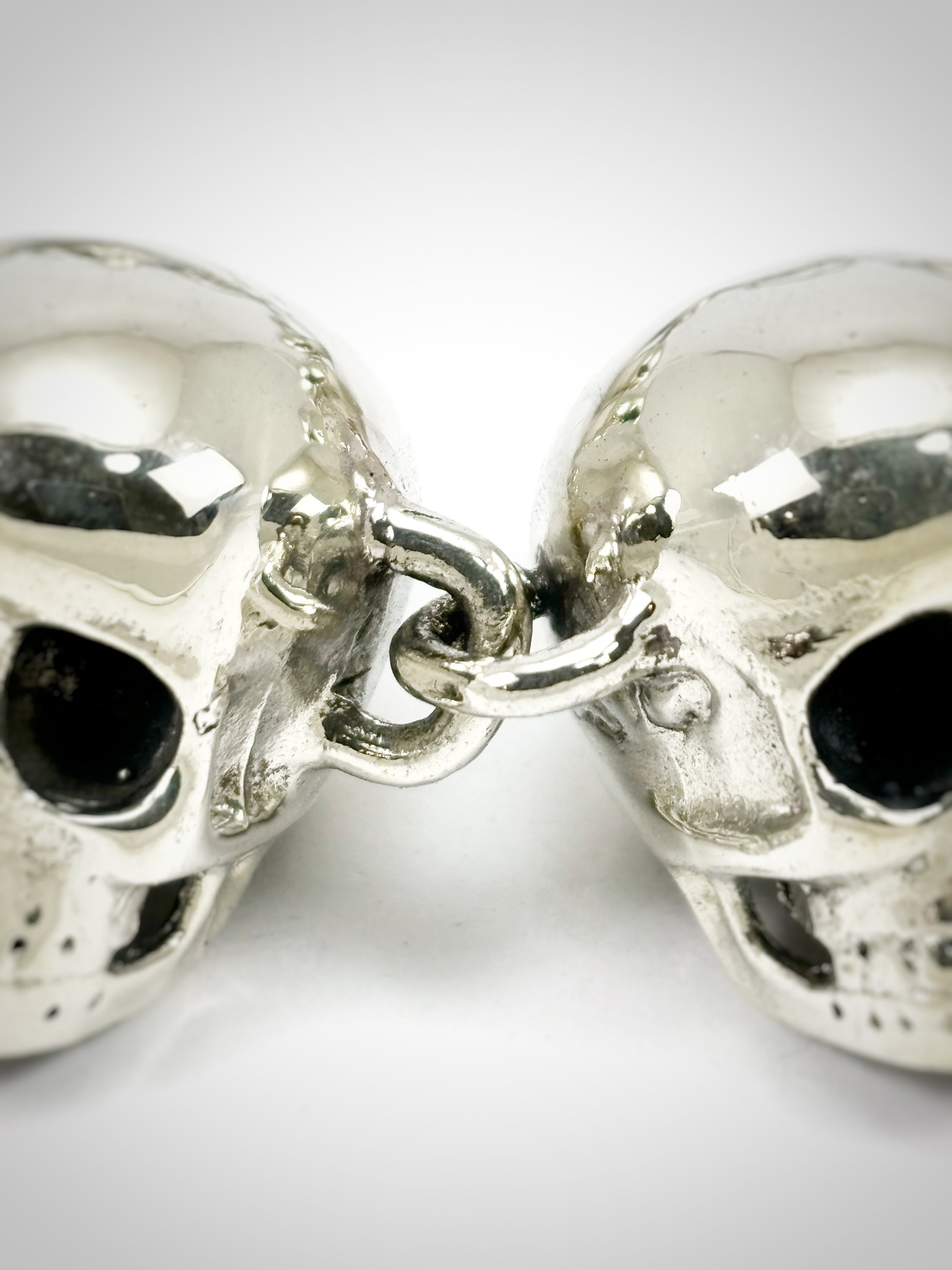 Bracciale Teschio Con Cristalli CZ Per Donna – Regolabile, Placcato Oro E Argento – Gioiello Dal Fascino Rock