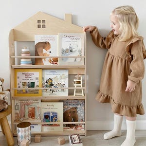 Montessori Bookshelf: 3-Tier House-Shaped Wooden Kids Book Display