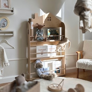 Étagère pour enfants à trois niveaux en forme de maison/ Étagère murale ouverte Montessori/ Étagère en bois pour ranger livres et jouets pour enfants