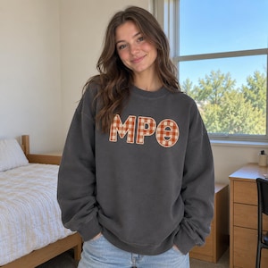 Sweat-shirt brodé personnalisé avec applique en lettres grecques, col rond avec lettres florales de sororité, cadeau Big Little