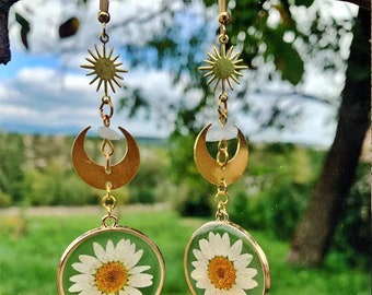 Personalized custom resin daisy dried flower earrings, daisy jewelry, nature jewelry, dried flower jewelry, birthday gifts