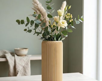 Minimalistisk vas för torkade och färska blommor, skandinavisk design, skandinavisk stilinredning, hållbar heminredning, skandinavisk stil