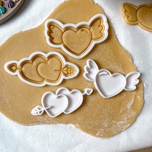 Set of 2 Heart cookie cutters for Valentine's Day / Heart Valentines day cookie cutter set