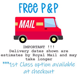 Op de afbeelding: Een rode postwagen met het woord "MAIL" aan de zijkant. De tekst "Free P&P" staat in het blauw boven de wagen. Onder de wagen staat de tekst "IMPORTANT!!! Delivery dates shown are estimates by Royal Mail and may take longer ***1st Class option available at checkout" in het zwart.
