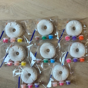 Set de pintura de yeso Donut | Actividad creativa, regalo, obsequio escolar o preescolar | Incluye pintura y pincel
