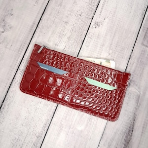 Portafoglio sottile in pelle per donna / Portafoglio con stampa coccodrillo rosso / Regalo unico in pelle per lei / Portafoglio sottile in pelle