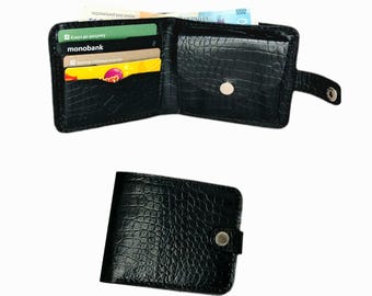 Compact Leather Bifold Wallet, Crocodile Embossed Design, Unisex Purse