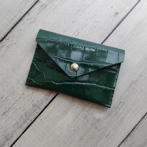 Leder Umschlag | Grünes Krokodil geprägter Kartenhalter | Mini Geldbörse | Kreditkarten, Visitenkarten, Geschenkkartenhalter