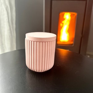Scatola portaoggetti con coperchio piatto - Resina minerale - Finitura scanalata - Rosa cipria - Vaso estetico e funzionale - Design