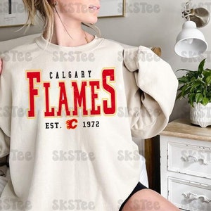 Antigua Calgary Flames Women's White Victory Crew Sweatshirt, White, 65% Cotton / 35% POLYESTER, Size XL, Rally House