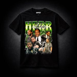 Peut inclure: T-shirt noir avec un motif graphique représentant plusieurs images d'un homme, avec le nom "Herb Dean" en texte vert et blanc. Le t-shirt porte le logo "RAGED" en haut.