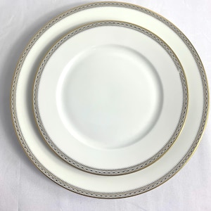Heinrich and Co Selb Bavaria Ivory Porcelain &quot;Claridge&quot; 10&quot; Dinner & 8&quot; Salad Plate Set