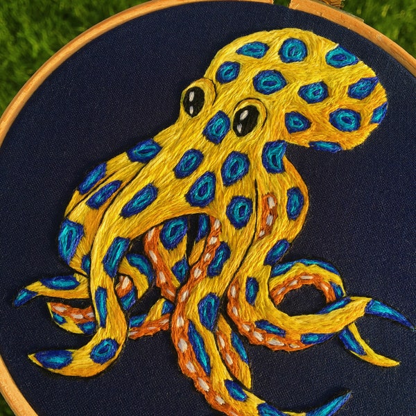 Blue-Ringed Octopus Embroidery Hoop - Ocean's Hidden Gem in Stitched Form