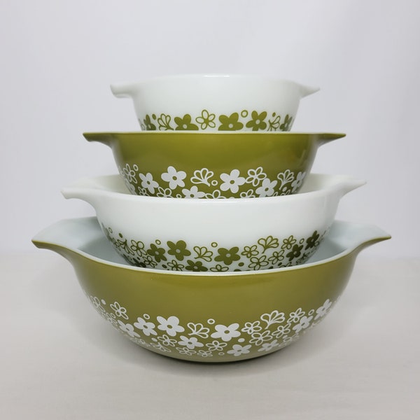 Vintage Pyrex Spring Blossom Crazy Daisy Cinderella Green White 4 Piece Mixing Bowl Set