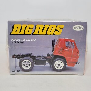 C Lab Model Kit Vintage 1/25 Testors Big Rigs DODGE L-700 Tilt Cab Truck Model Kit ...