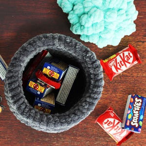 Create a container for your Halloween treats!