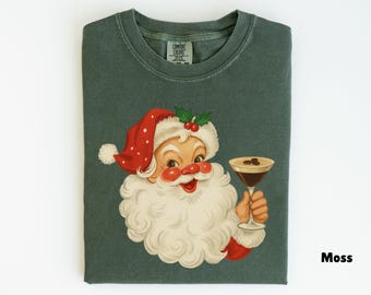 Camiseta retro de Papá Noel de Comfort Colors, Camiseta de Papá Noel con Espresso Martini, Camiseta de Martini Navideño, Regalo de Navidad con Cócteles, Camiseta vintage de Papá Noel
