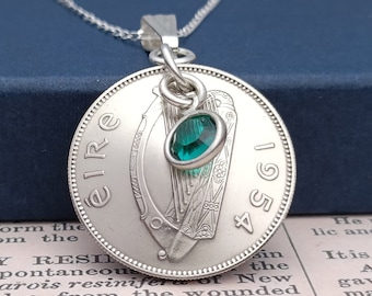 Collier en shillings irlandais de 1954 pour un 70e anniversaire, Collier et pierre de naissance irlandais de 1954