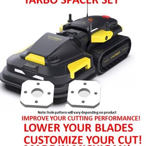 Puede incluir: Un cortacésped robótico YARBO negro y amarillo con un juego de espaciadores. El cortacésped tiene un diseño de perfil bajo con orugas y una antena. El texto "YARBO SPACER SET" está en la parte superior. El texto "IMPROVE YOUR CUTTING PERFORMANCE!" está en la parte inferior.