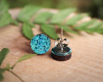 Small round wooden earrings, modern geometric earrings, colorful blue wooden stud earrings, lightweight graphic motif earrings, cute turquoise jewelry