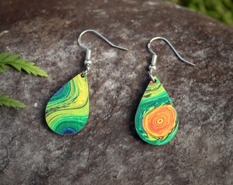 Green abstract earrings, modern unique drop earrings, everyday sustainable wooden earrings, quirky trendy earrings, cool earrings