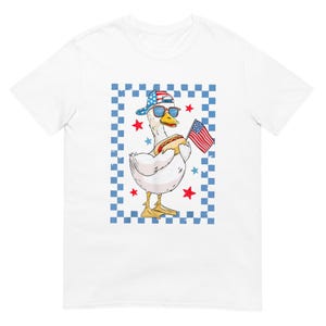 Patriotic Goose Shirt, Vintage American Flag Graphic Tee, Perfect for Fourth of July Celebration, Unique Independence Day Gift