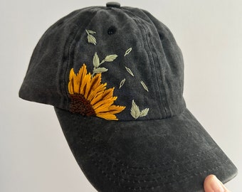 Bestickte Baseballmütze, Hand bestickt, Wildsflowers Hand bestickter Hut, Blumen bestickte Kappe, Geburtstagsgeschenk, Geschenk für Frauen, Sommermütze