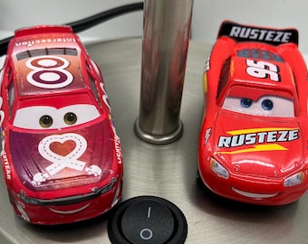 Disney Pixar Cars Deluxe Brian Parks Motors Souvenir Vendor #20