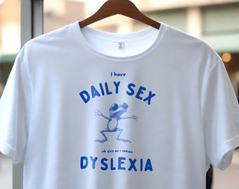 GRAPPIG DYSLEXIE SHIRT, dyslectisch met tice neten, kikker T shirt, stom Y2k shirt, stom vintage shirt, sarcastische cartoon tee, domme meme shirt