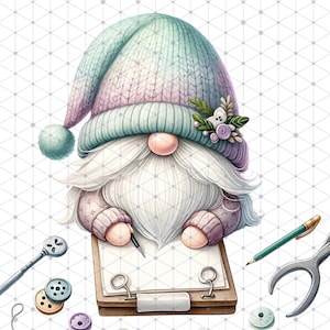 K&ouml;nnte beinhalten: Ein Gnom mit einer hellblauen und lila gestrickten M&uuml;tze mit einem wei&szlig;en Bommel sitzt an einem Tisch mit einer Klemmbrett und einem Bleistift. Der Gnom tr&auml;gt einen rosa Pullover und hat einen wei&szlig;en Bart. Auf dem Tisch liegen Kn&ouml;pfe und andere Bastelutensilien.