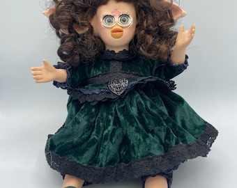 Music box "animated" Furby Oddbody Faebie Doll
