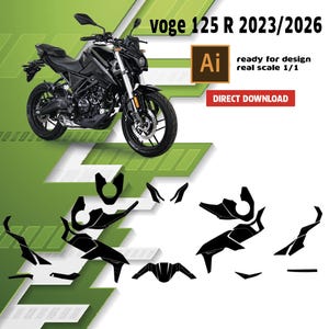 Può includere: Una motocicletta Voge 125 R nera dal design elegante, esposta su uno sfondo verde e bianco. L'immagine include il testo "voge 125 R 2023/2026" e "DIRECT DOWNLOAD".