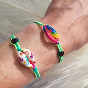 Painted Seashell Bracelet: Colorfully Patterned Macrame, Beach Jewelry, Friendship Gift, Adjustable Cord