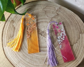 Resin bookmark, with flowers and silver leaf, personalized bookmark, gift idea for reading lovers. Birthday gift.