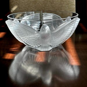 Vintage French Cristal D’Arques Durand “ Paloma” Crystal Center Piece Bowl
