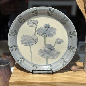Handcrafted Ceramic Flower Plate / Display Artistic Plate / Ceramic Plate / Gift for Mom / Blue Handmade Plate / Flower Gift / Handmade Gift