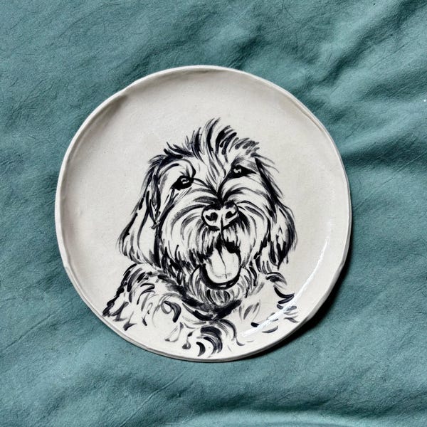 Individueller Tierschmuck Teller: Handbemaltes Keramikschmuckobjekt