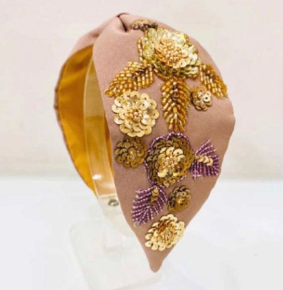 Unique Pretty Hand-sewn Beaded Sequin Floral Artisanal  display picture 2