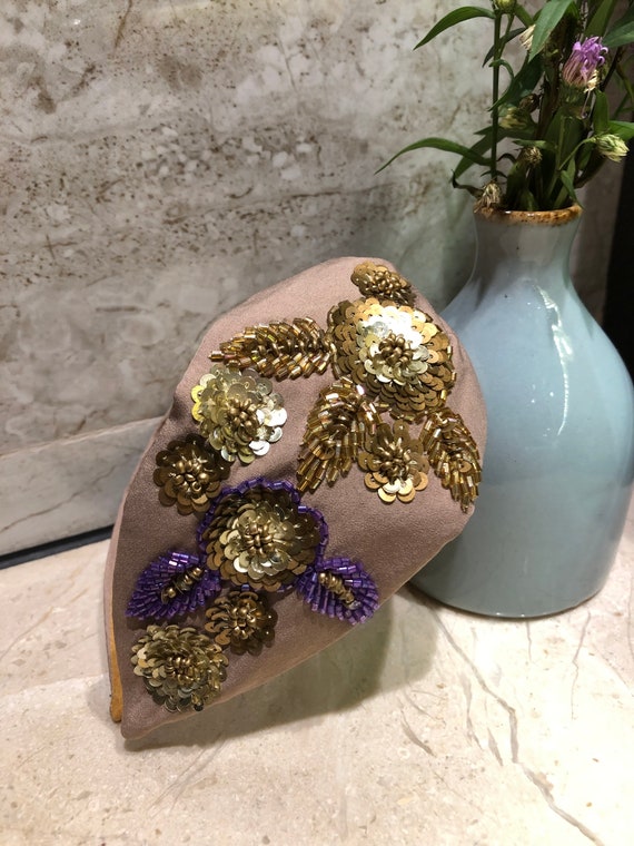 Unique Pretty Hand-sewn Beaded Sequin Floral Artisanal  display picture 2