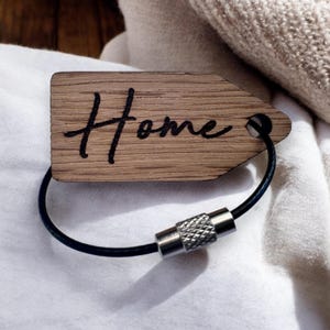 Keyring Home made of oak I Handmade from wood with engraving I Woodbeat Manufactory