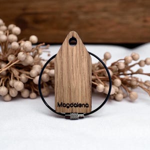 Personalisierter Schlüsselanhänger aus Holz l Eiche l Edelstahl mit Wunschtext l Wunschnamen l Personalisierter Gravur