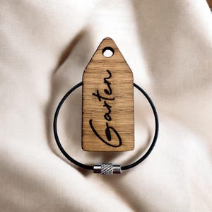Keyring Garden made of Oak I Handmade from Wood with Engraving I Woodbeat Manufactory