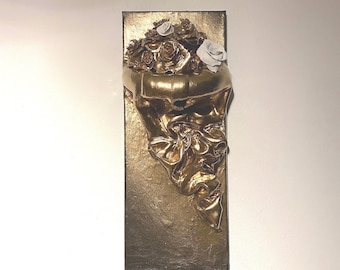 3D Ton Gips Wand Kunst Skulptur. Wohndekor. Florales Original Luxus Design Blumen. Abstrakte Wellen auf Leinwand. Rosen ChromGold und Weiss.
