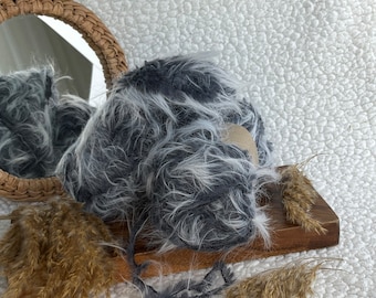 Puffy fur yarn, loop and finger knitting, self-looped fur yarn, needle-free, silky hypoallergenic, soft yarn.